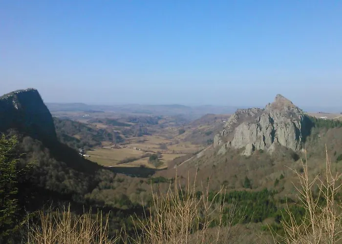 Lilas, Gite Saint Antoine, Orcival, Entre Sancy Et Volcans.