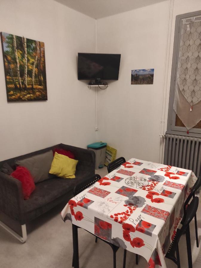Apartment Lilas, Saint Antoine, Orcival, Entre Sancy Et Volcans. Orcival