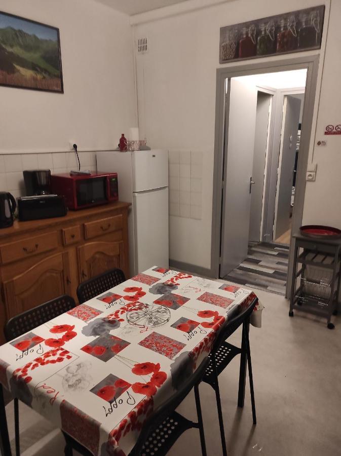 Lilas, Saint Antoine, Orcival, Entre Sancy Et Volcans. Apartment