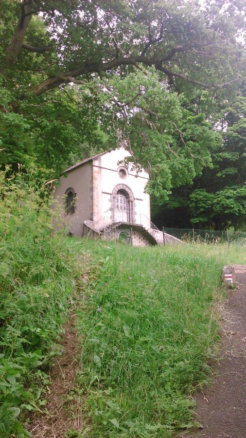 Lilas, Saint Antoine, Orcival, Entre Sancy Et Volcans. *