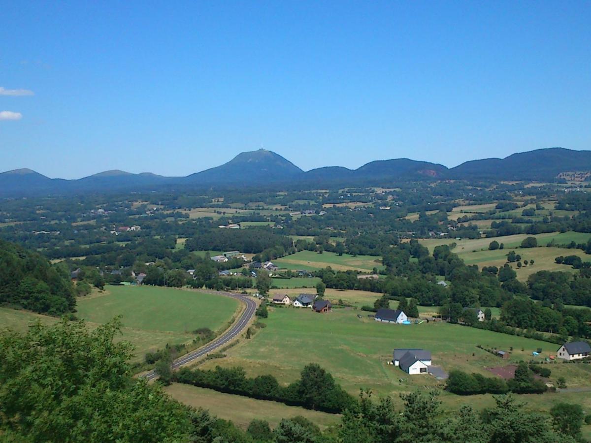 Apartment Lilas, Saint Antoine, Orcival, Entre Sancy Et Volcans. Orcival