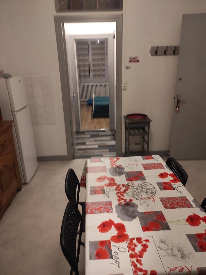 Apartment Lilas, Saint Antoine, Orcival, Entre Sancy Et Volcans. *