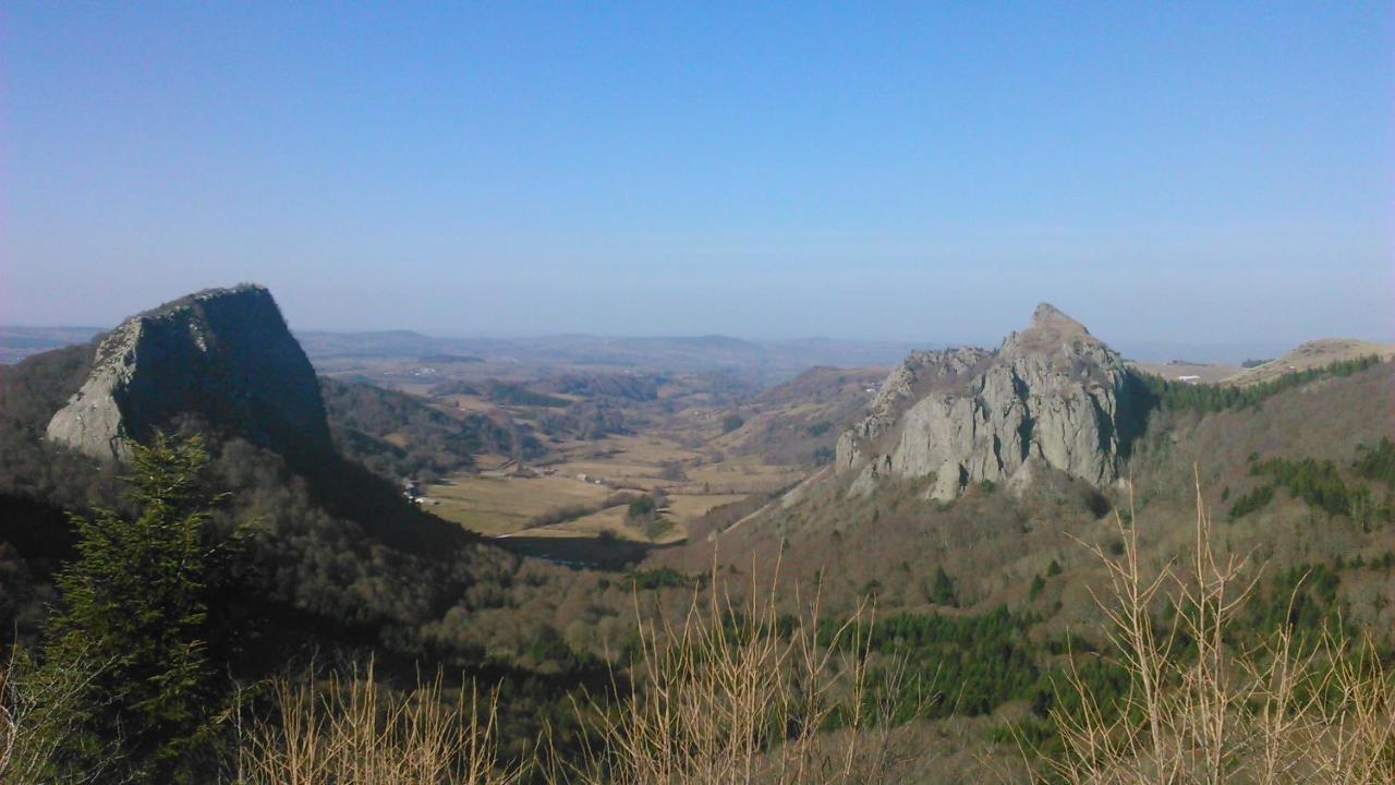 Apartment Lilas, Saint Antoine, Orcival, Entre Sancy Et Volcans. Orcival